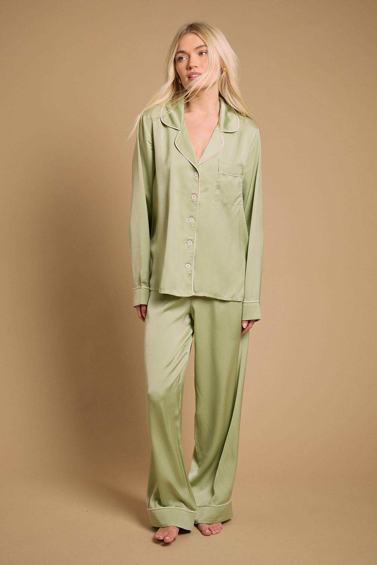 Oasis Ensemble de nuit en satin uni avec passepoil contrastant