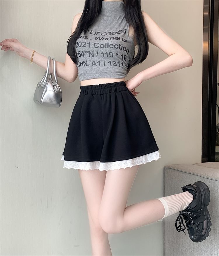 Cloud Nine - Hoge taille, effen kanten shorts