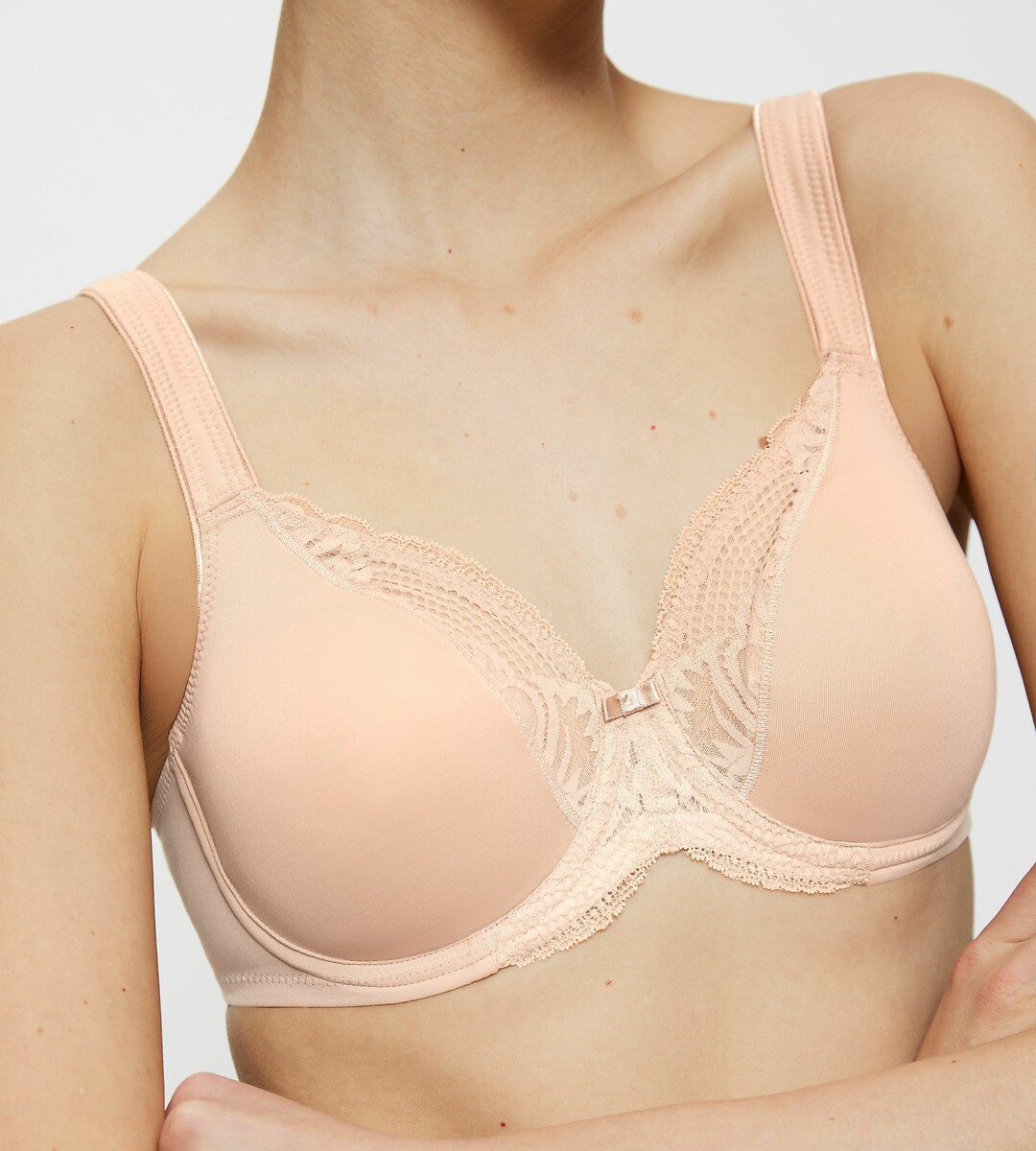 TRIUMPH<br>Sutiã Envolvente em Renda Moderna + Algodão