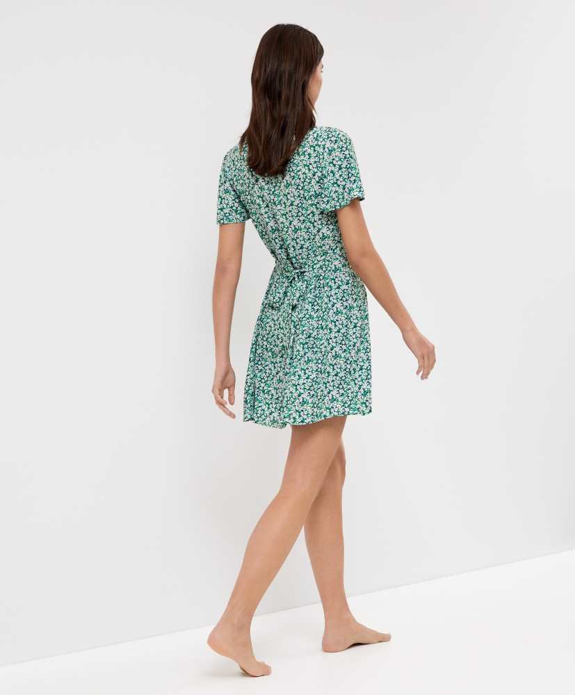 vestido floral curto