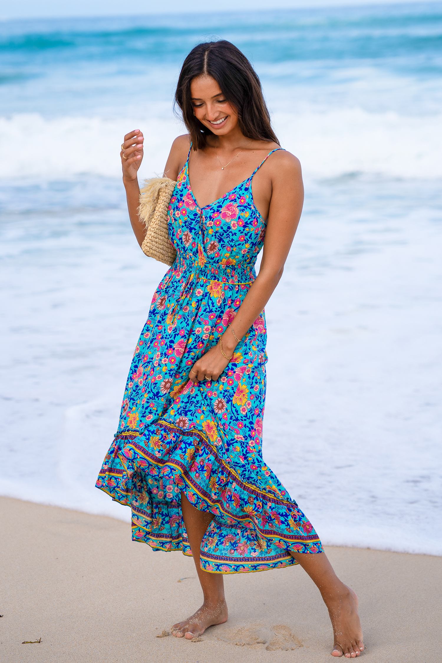 Robe midi fleurie avec bretelles à volants et smocks