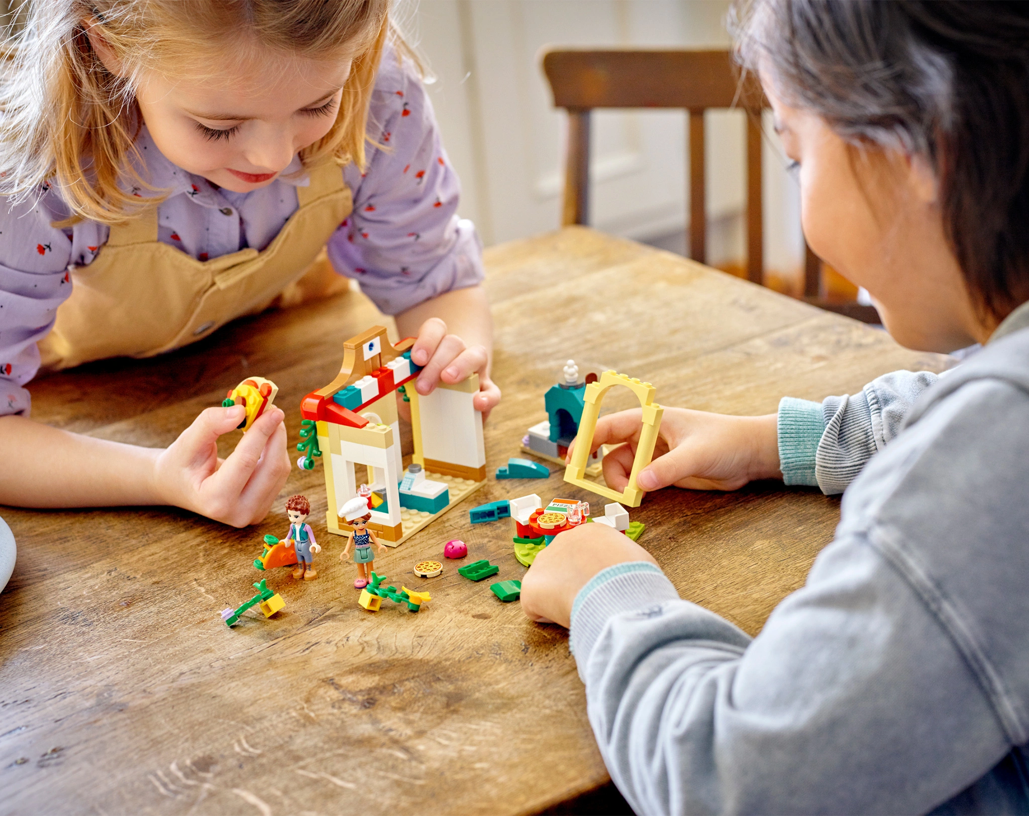 LEGO® Friends 41705 Heartlake City Pizzeria