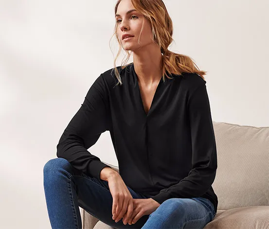 Langarmshirt mit V-Ausschnitt, schwarz