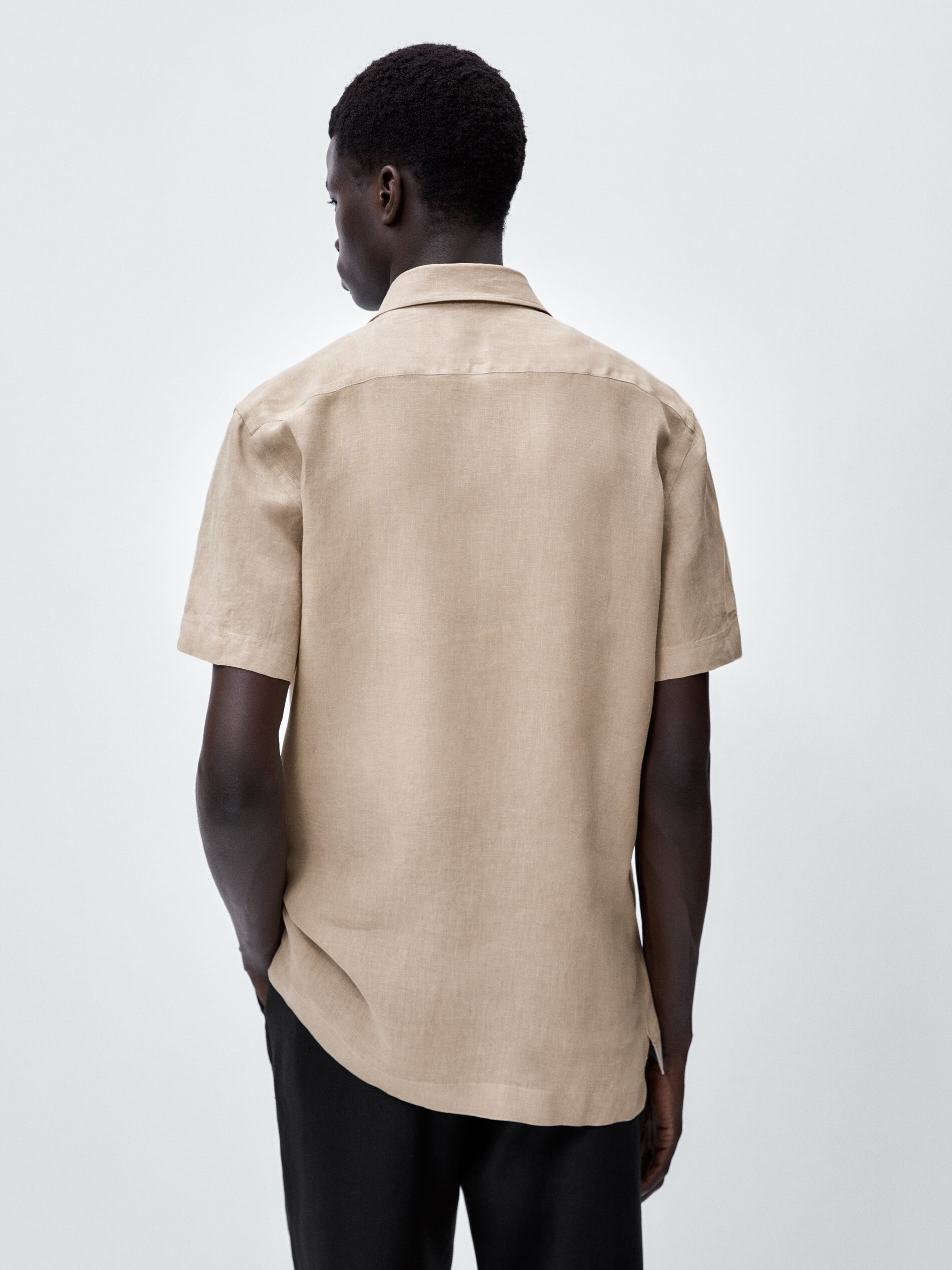 Camisa de linho de manga curta com corte regular - TAN