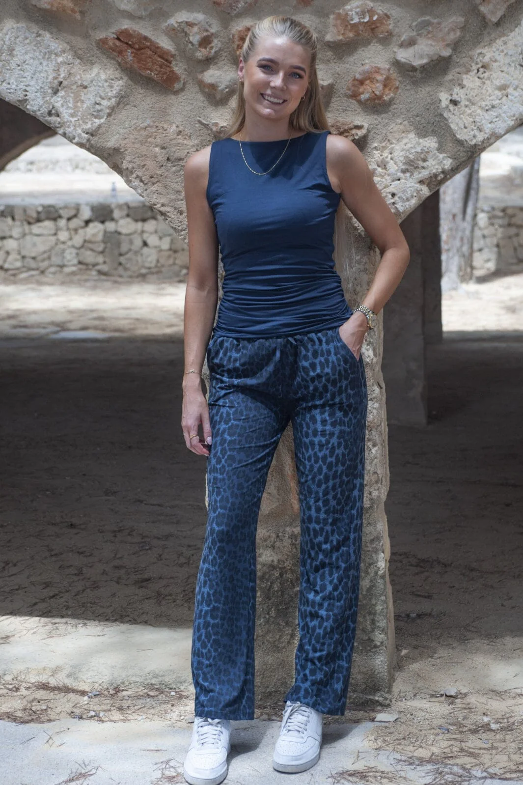 Liberte Alma-Wide-Pants dusty navy leo