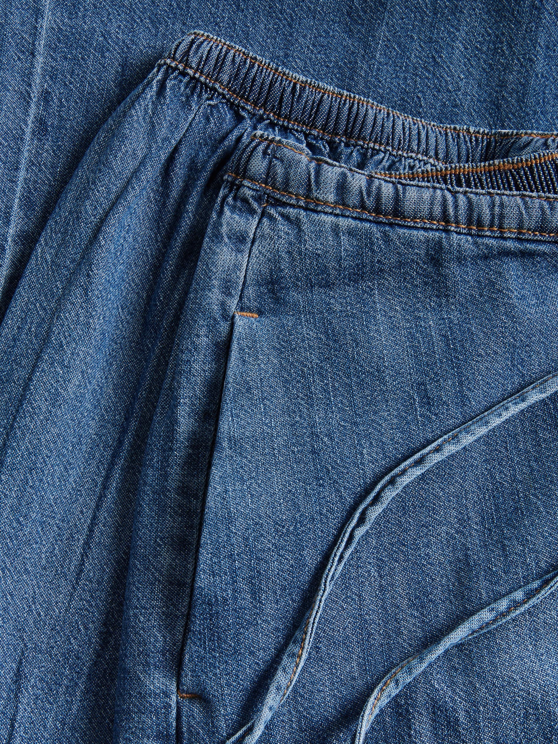 Weit geschnittene Jeans mit Bindeband