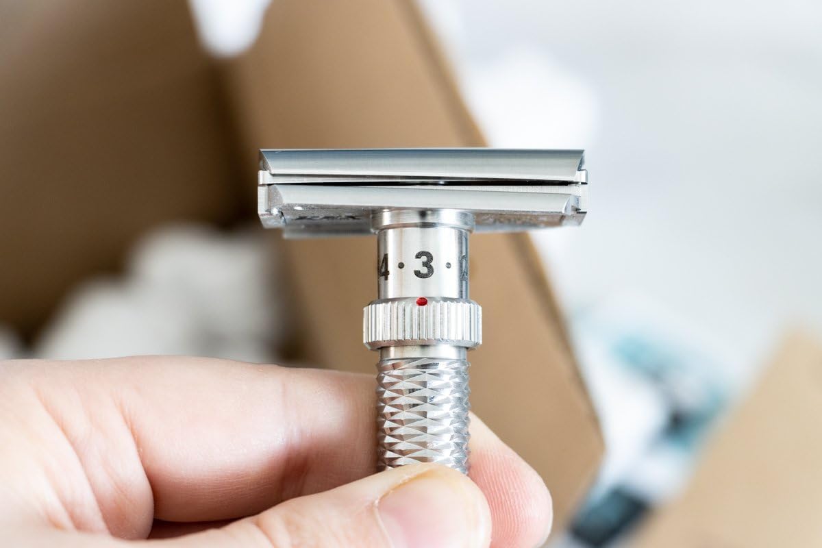 Rex Supply Company, Rex Konsul, rasoir de sécurité à double tranchant en acier inoxydable à angle réglable