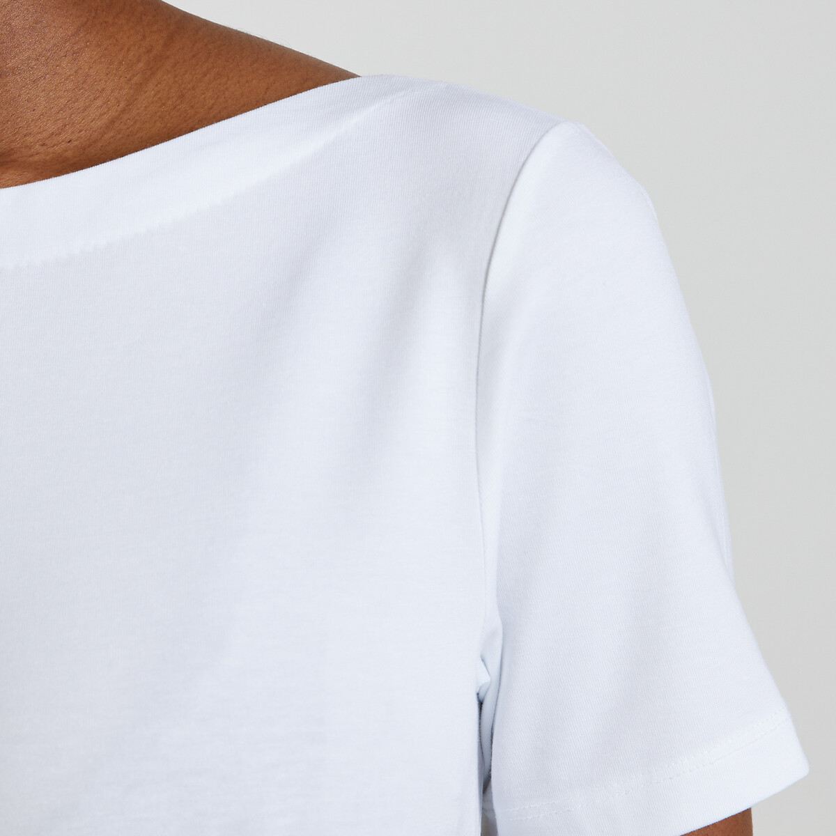 VERO MODA<br>Camiseta com decote canoa e mangas curtas