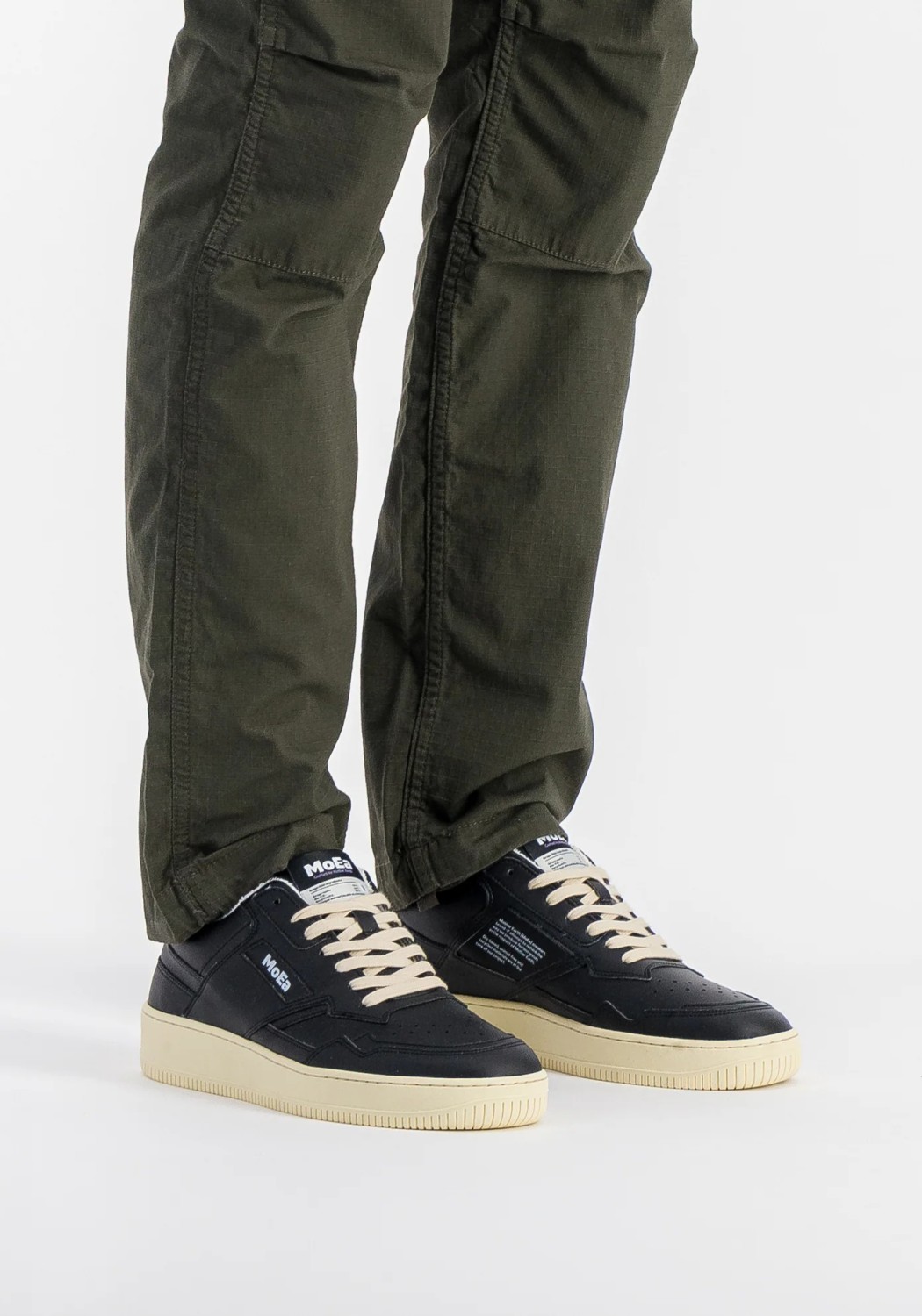 MoEa Gen1 Grapes Retro Full Black