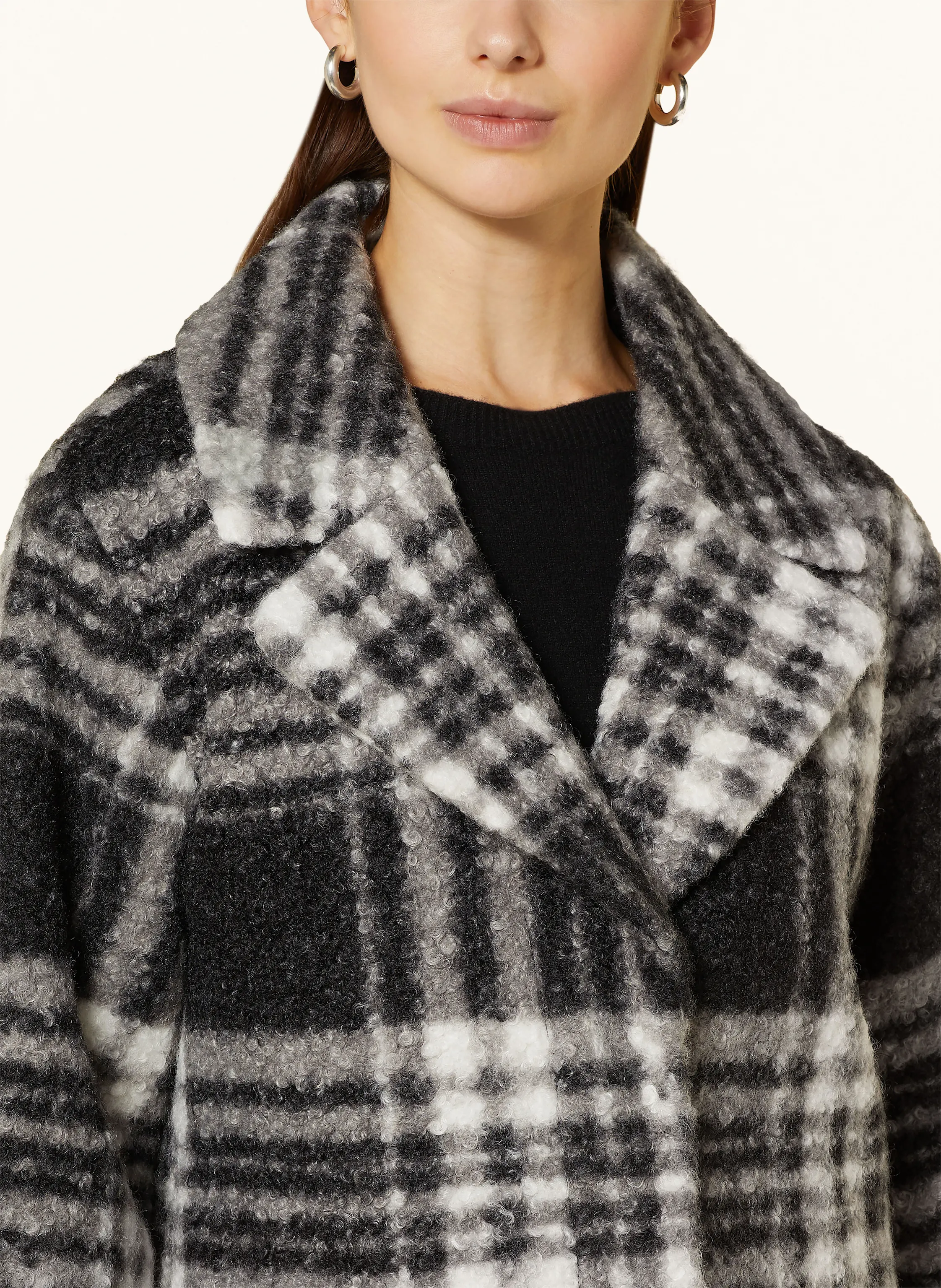 monari Oversized-Mantel