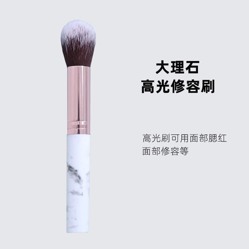 Gege Bear - Highlight Contour Brush - 2 stuks