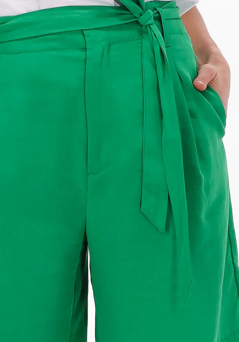 MY ESSENTIAL WARDROBE groene my essential wardrobe shorts kamma vala high shorts