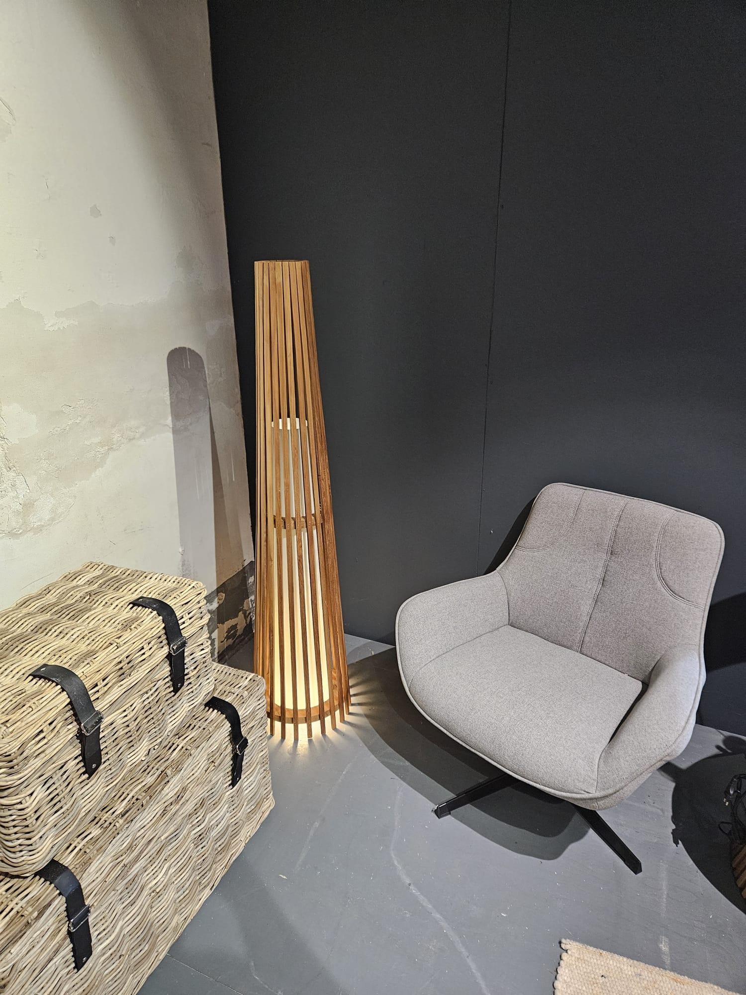 Interieurdirekt – Vloerlamp Anto – Teakhout – 150cm – Naturel