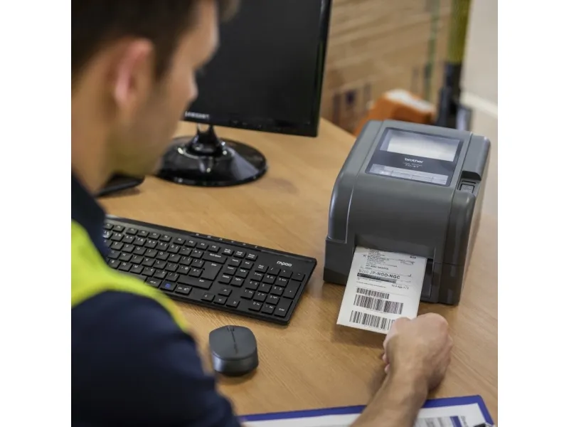 Brother TD-4520TN - Etiketprinter - direkte termisk/termisk overførsel - Rulle (11 cm) - 300 x 300 dpi - op til 127 mm/sek. - USB 2.0, LAN, USB vært, RS232C