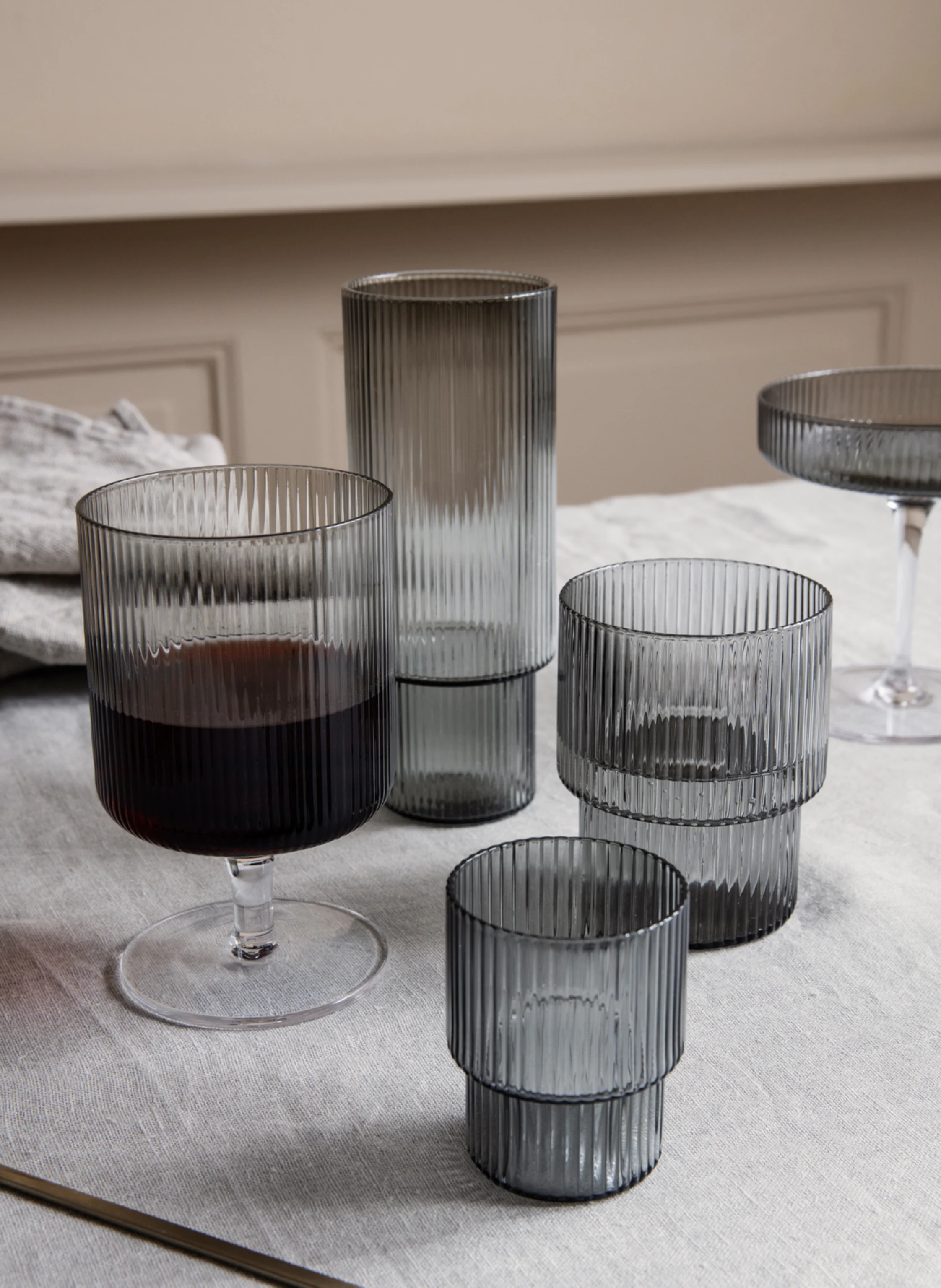 Ferm LIVING 2er-Set Weingläser RIPPLE