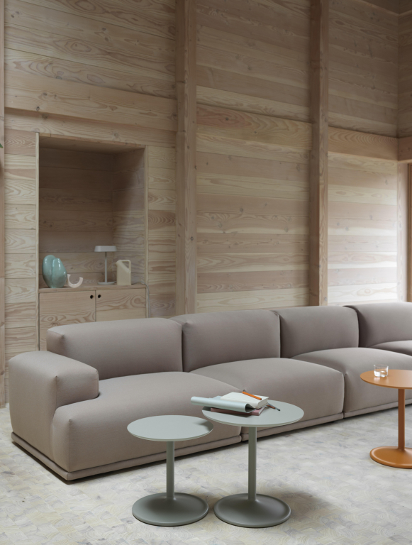 Muuto Soft bijzettafel 41x40 zwart smoked oak blad