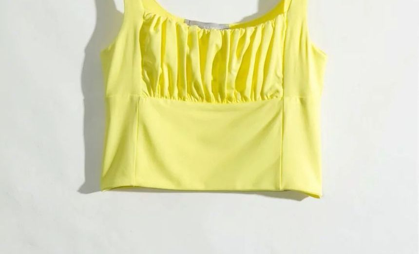 LIVIE - Mouwloze crop top met vierkante hals en gerimpelde zoom