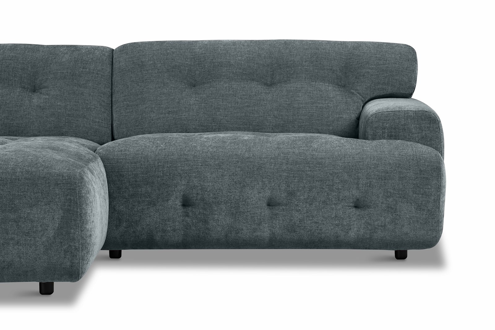 Bob sofa 1,5-seter med sjeselong venstre. Tekstil City 72 Blue Grey med sorte ben.