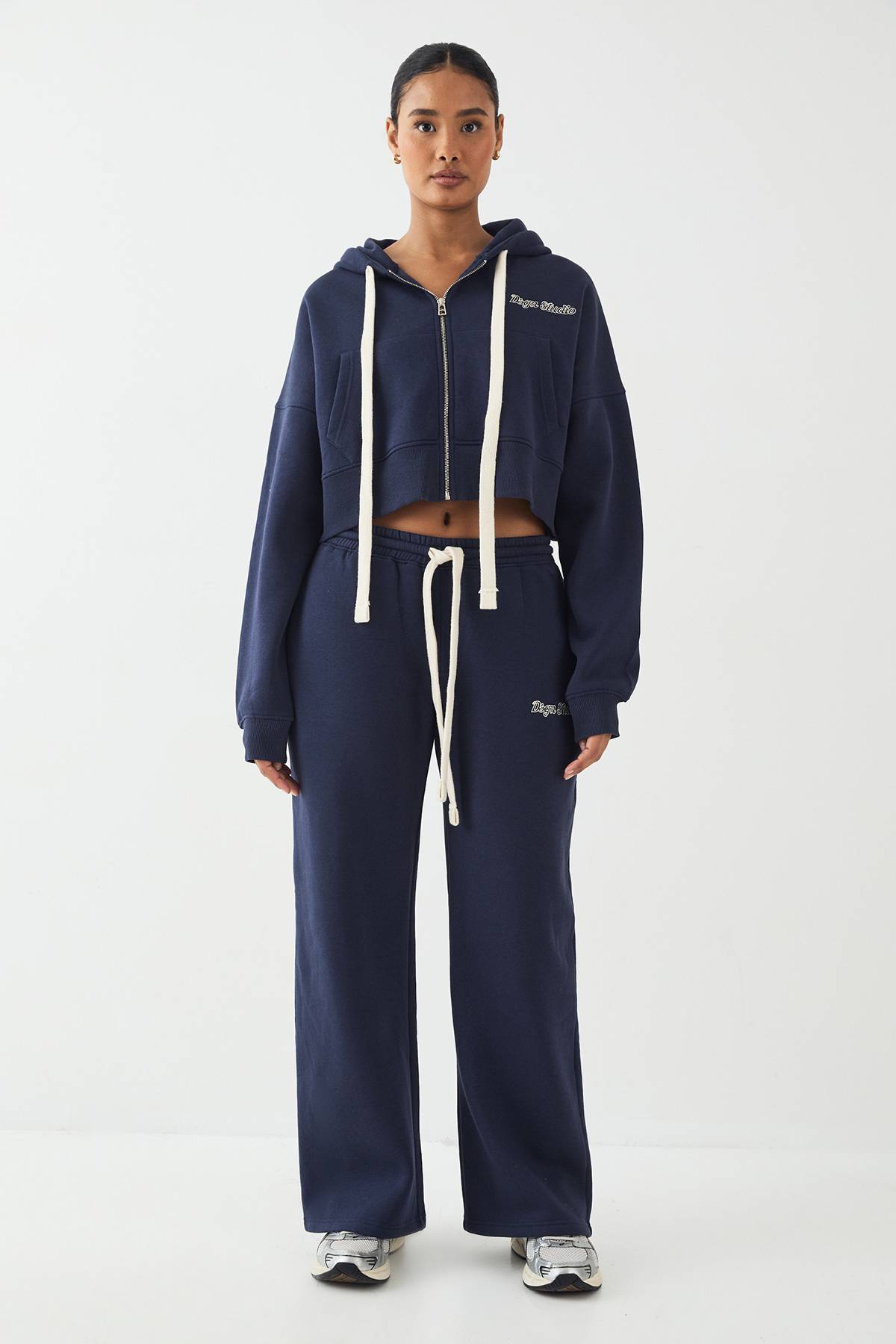 Jogging Petite DSGN Studio à Jambes Droites avec Cordon de Serrage Contrastant
