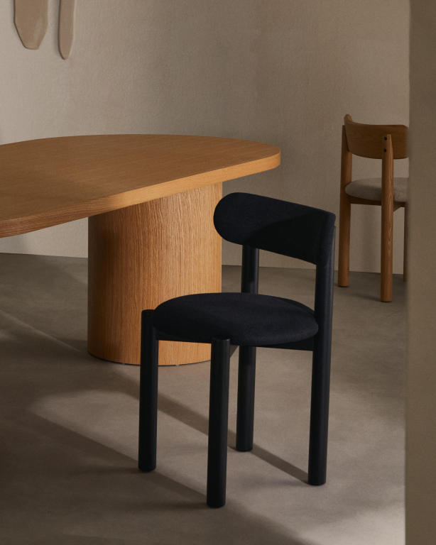 Kave Home Nebai eetkamerstoel zwart eiken