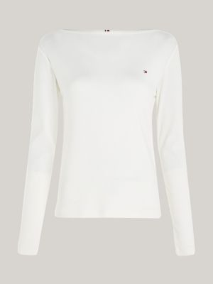 Blusa de corte justo com decote canoa