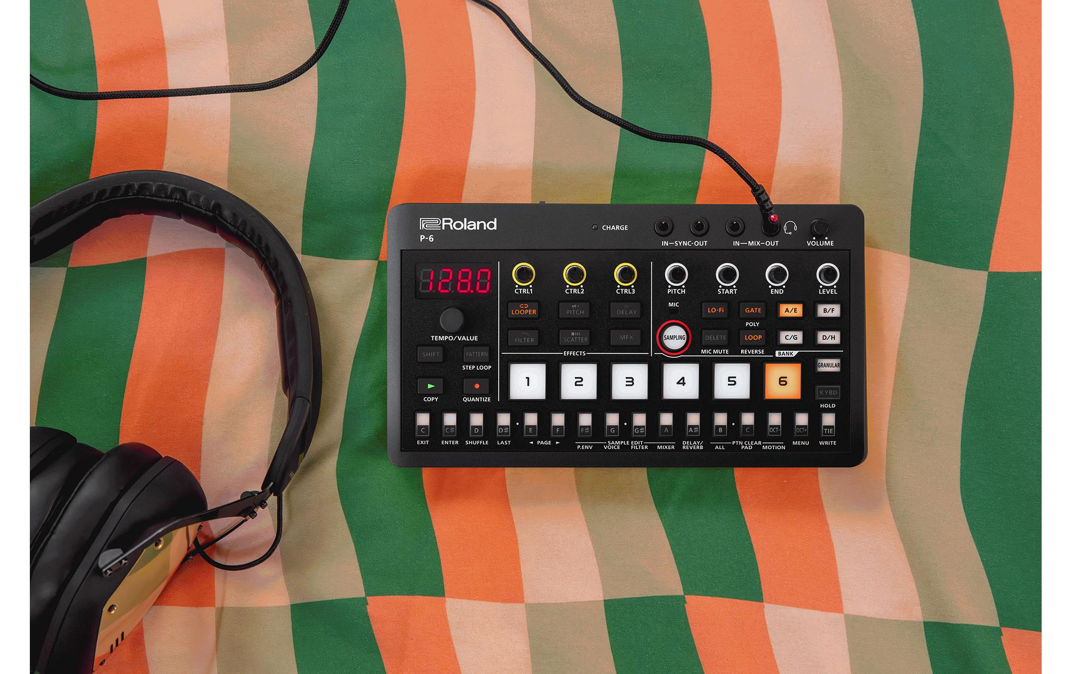 Synthesizer AIRA P-6 Creative Sampler<br>Kombiniert die berühmte Roland Sampling-Technologie mit fortschrittlichem Granular-Sounddesign und einem leistungsstarken Sequenzer in einem Gerät im Taschenformat