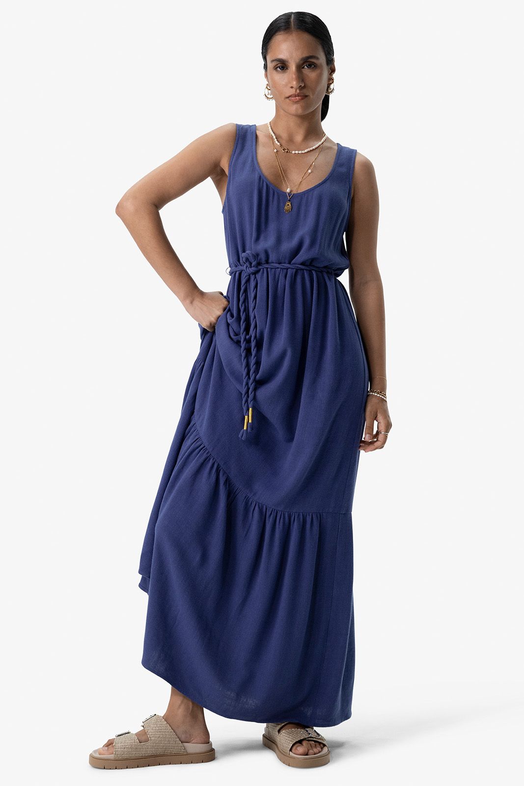 Blauwe maxi jurk met gevlochten riem