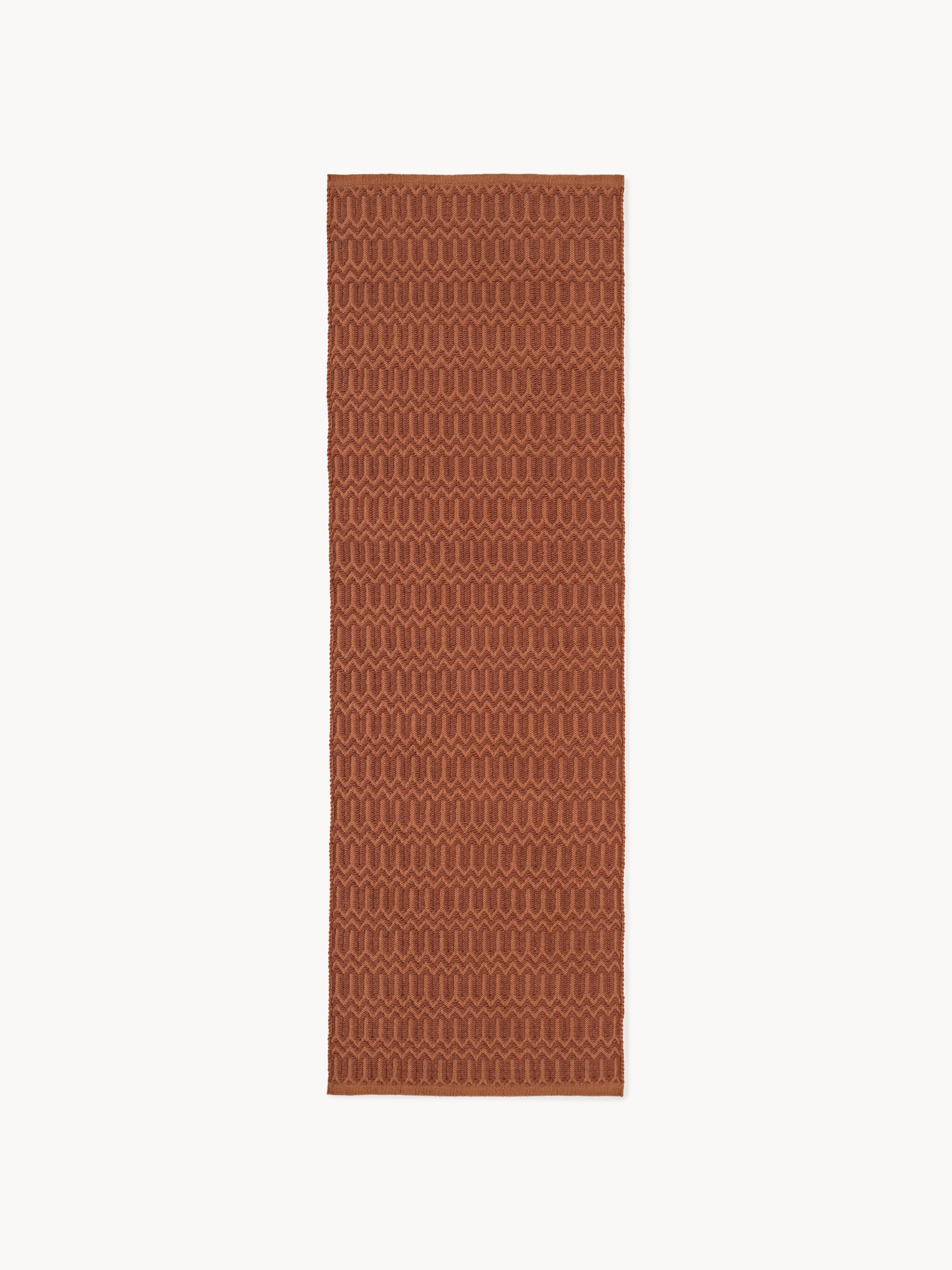 Handgeweven outdoor loper Rune met geometrisch patroon