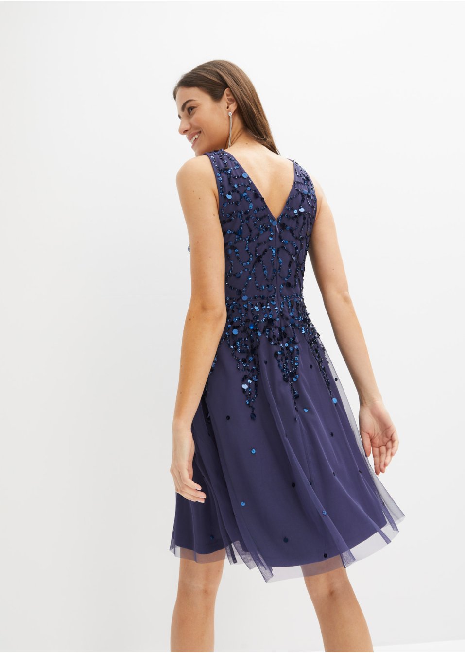 Robe avec paillettes appliquées