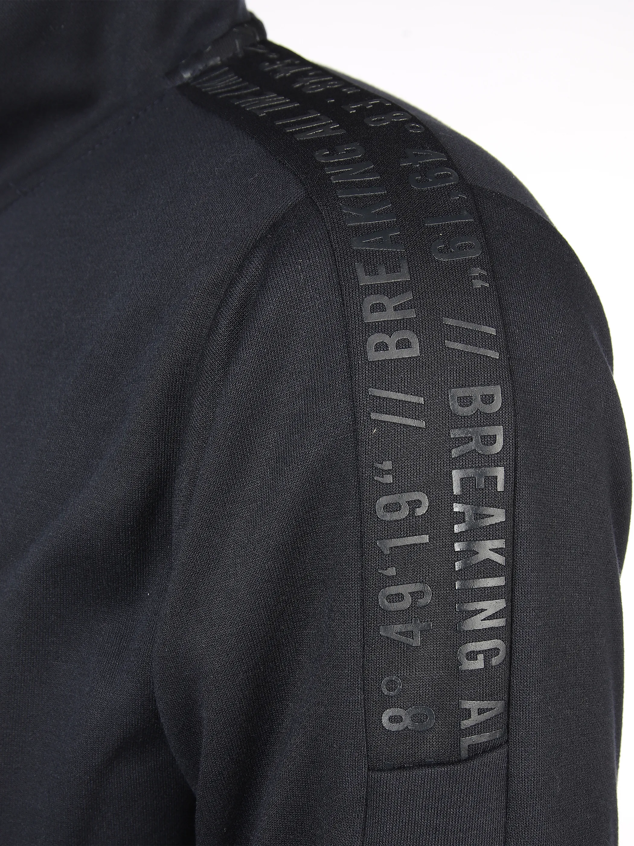 Herren Sweatjacke in leichter Form