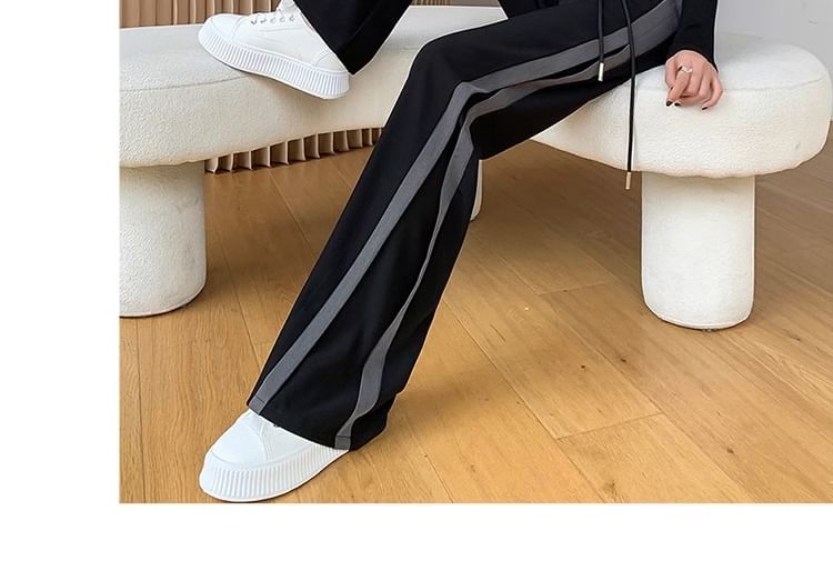 PERKARP - Wijde joggingbroek met trekkoord in de taille en contrasterende afwerking