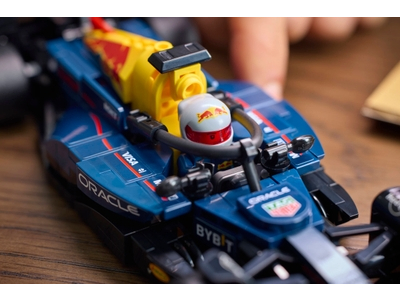 LEGO Oracle Red Bull Racing RB20 F1® racewagen (77243)