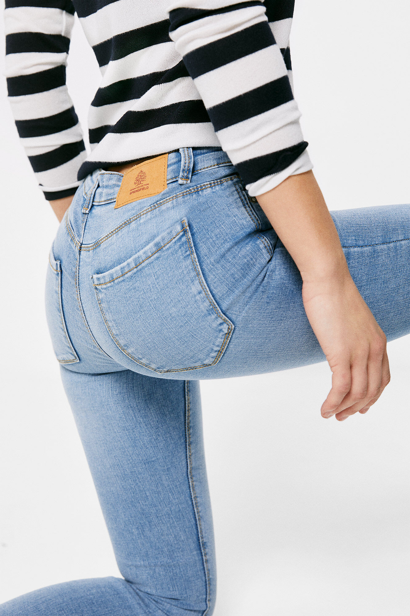 Calça jeans slim com lavagem sustentável - azul médio