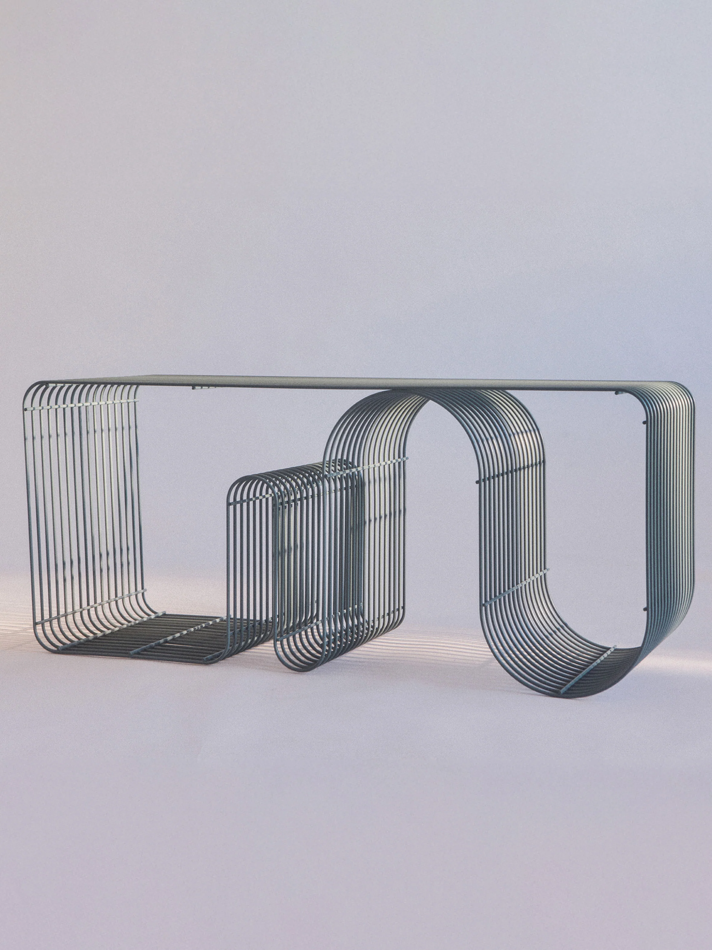 Metalen bank Curva