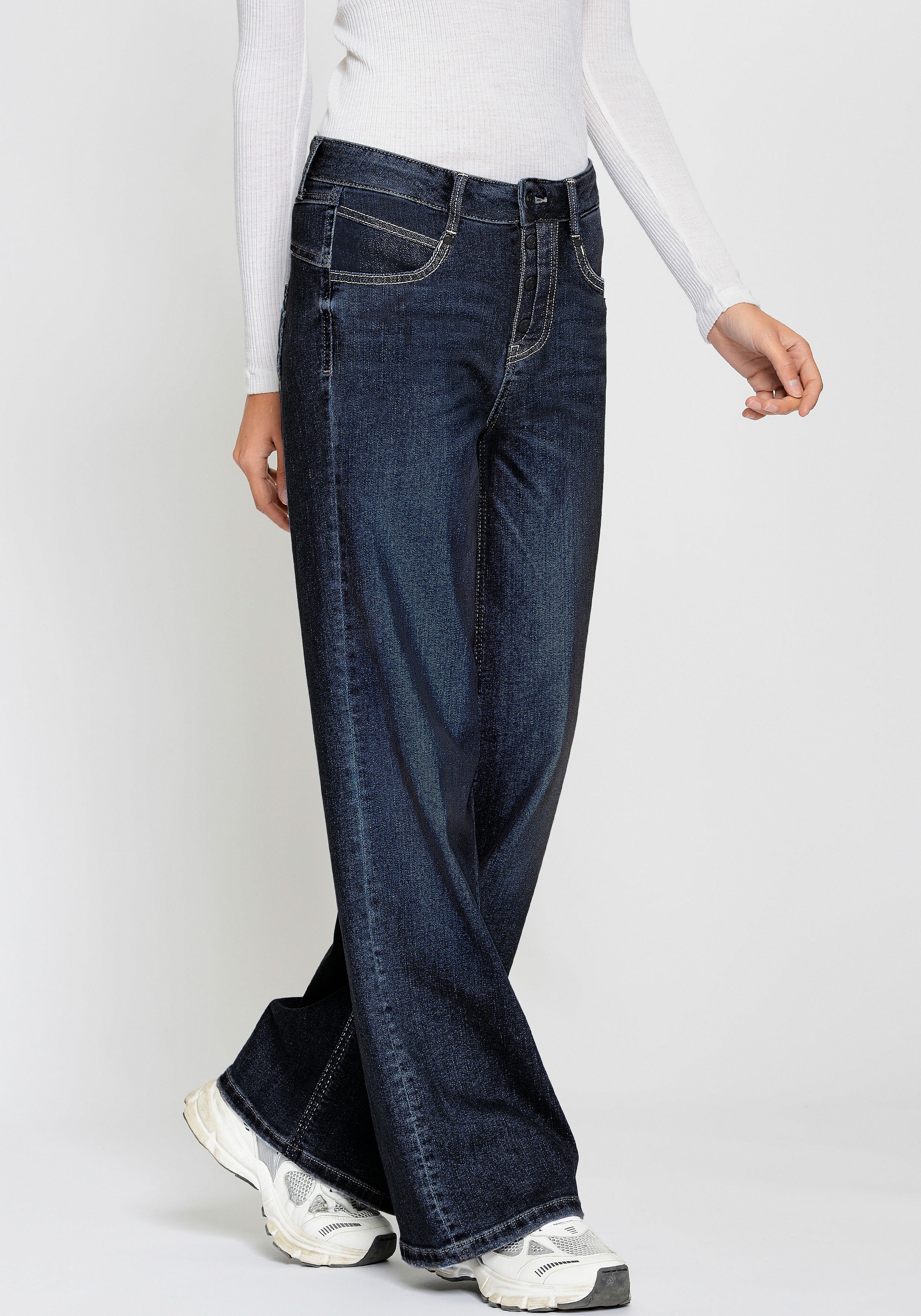 GANG Weite Jeans »94MEDINA WIDE« mit Knopfverschluss - angelehnt an die Amelie Wide