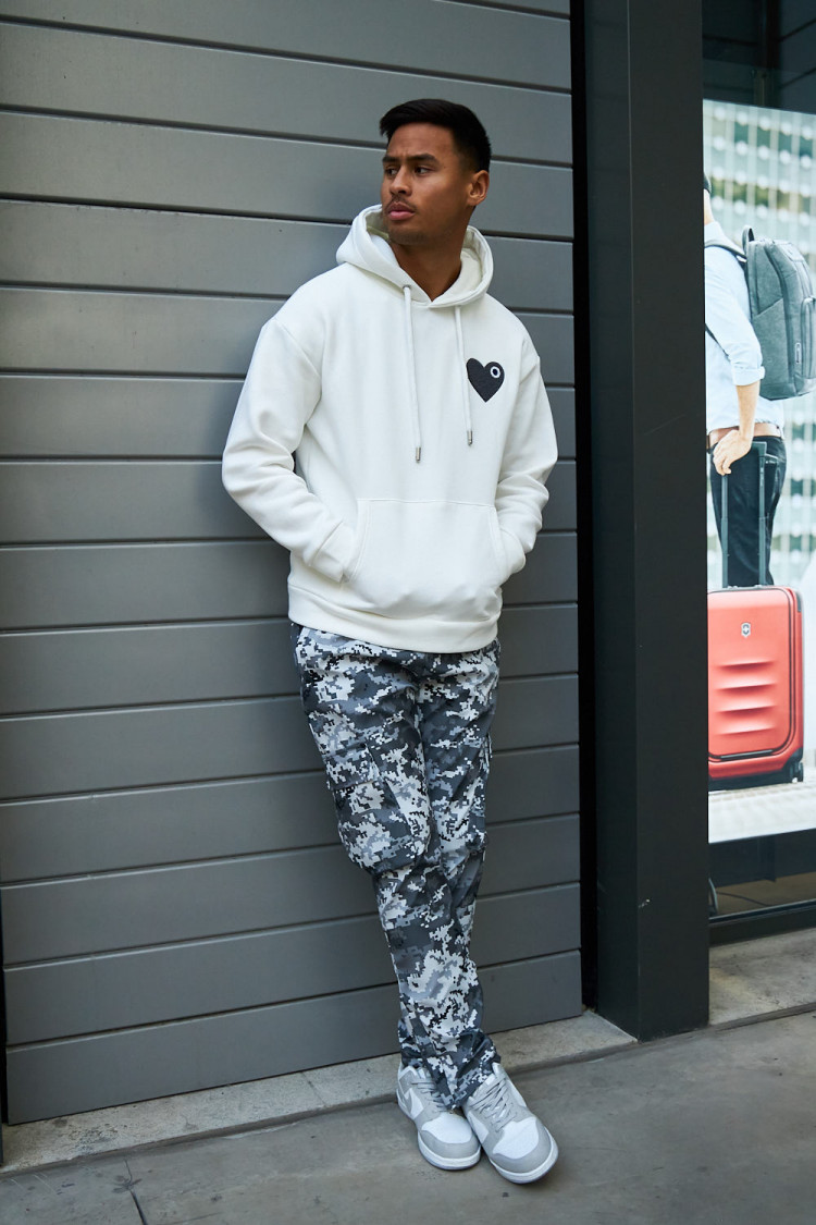 Pantalon de jogging cargo camouflage pixel gris