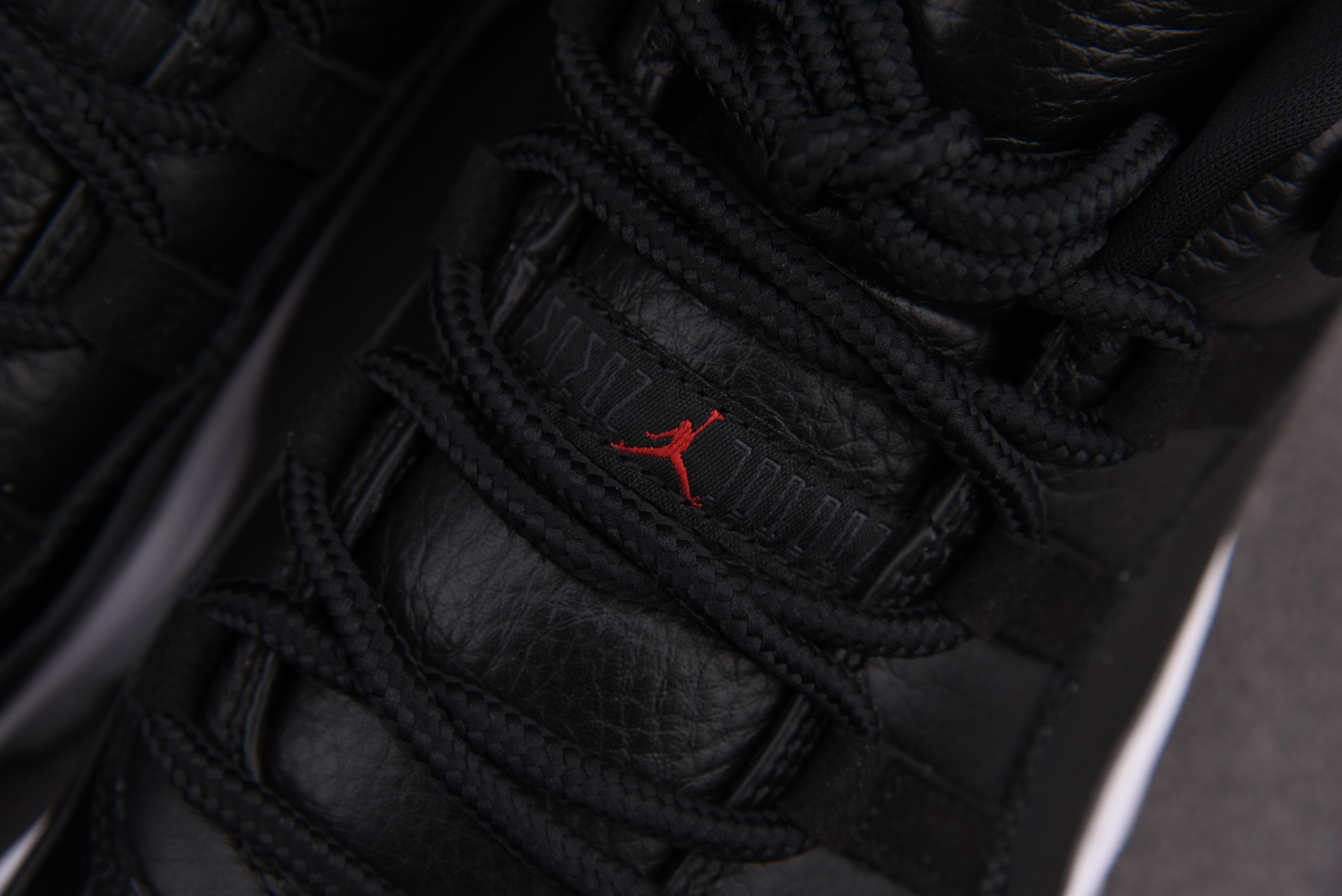 Air Jordan 11 Low 72-10