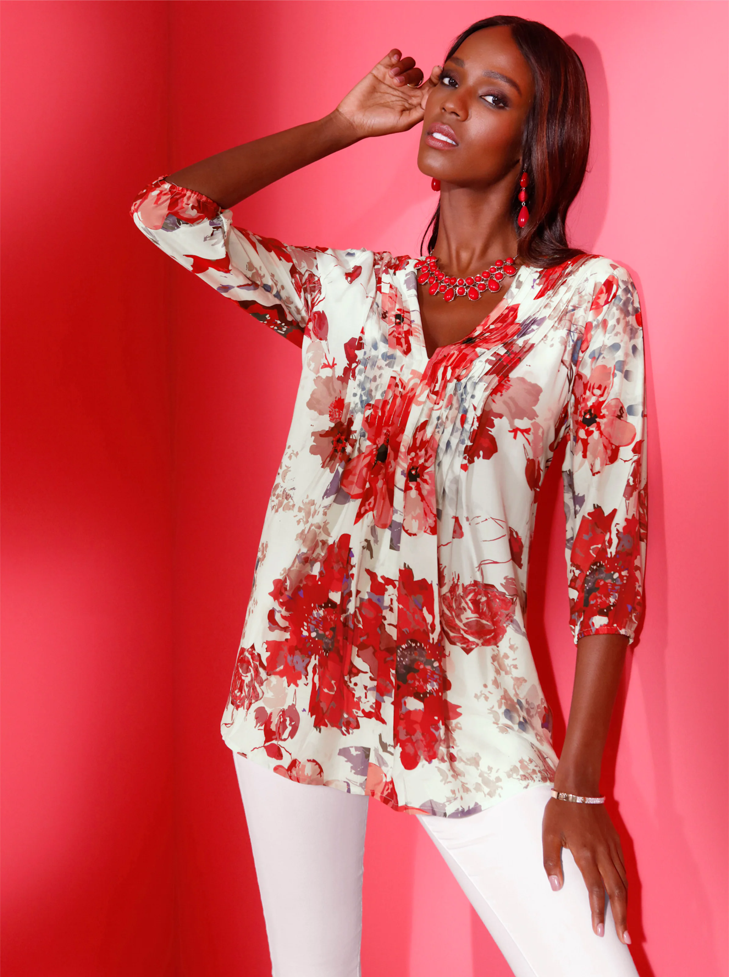 Bluse in weiß-erdbeere-bedruckt