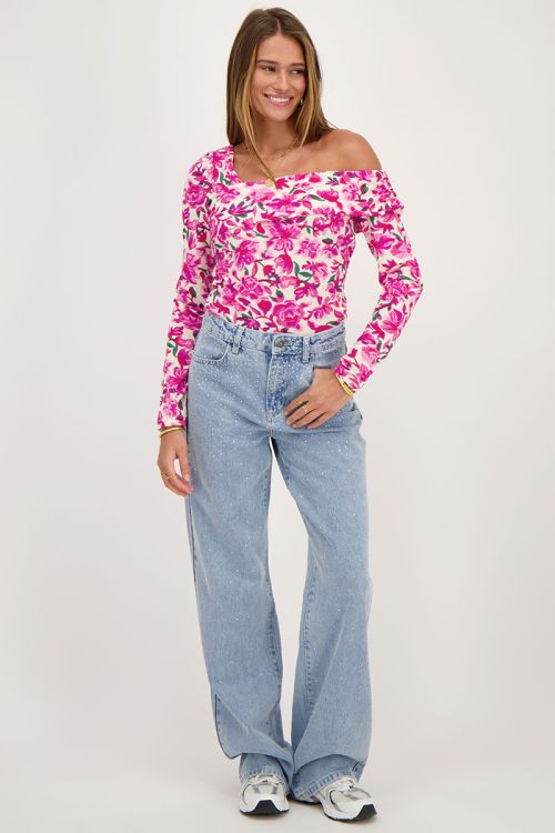 Beige off-shoulder top met roze bloemenprint