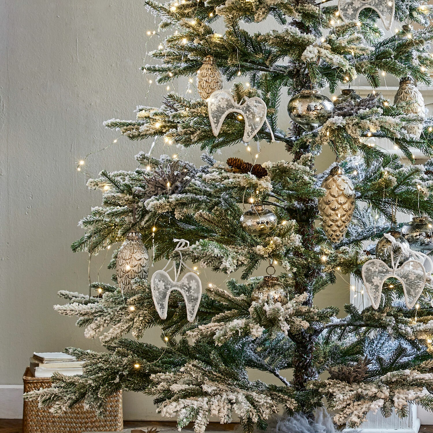 Weihnachtsbaum Lokossa grün/weiß