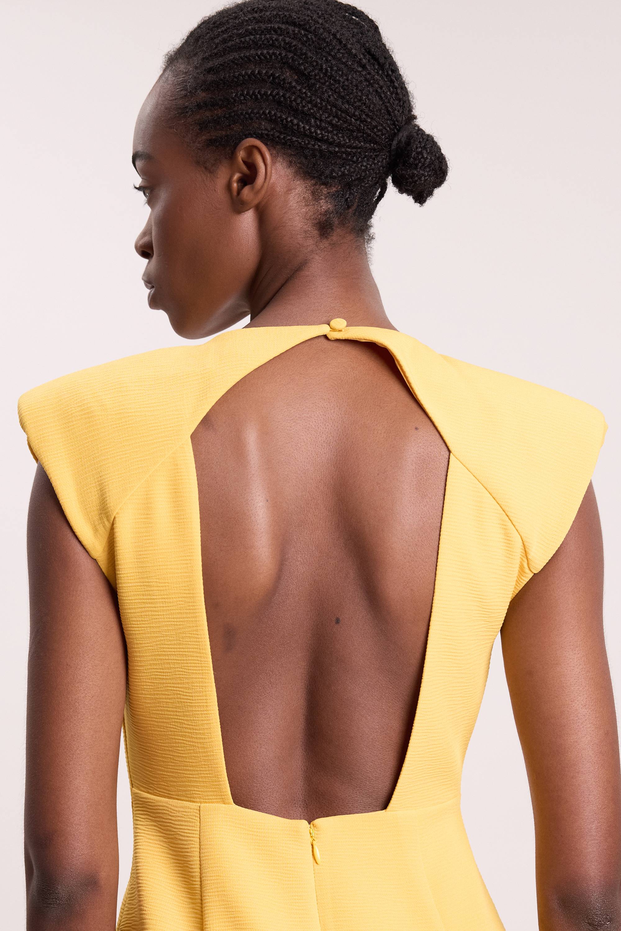 KarenMillen Robe Crayon Midi Ajustée Sans Manches Avec Détail D'encolure