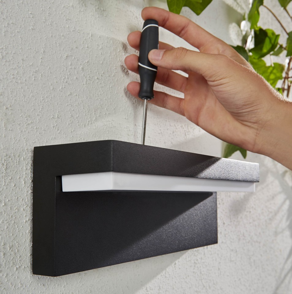 Philips Hue - Nyro Væglampe - White & Color Ambiance