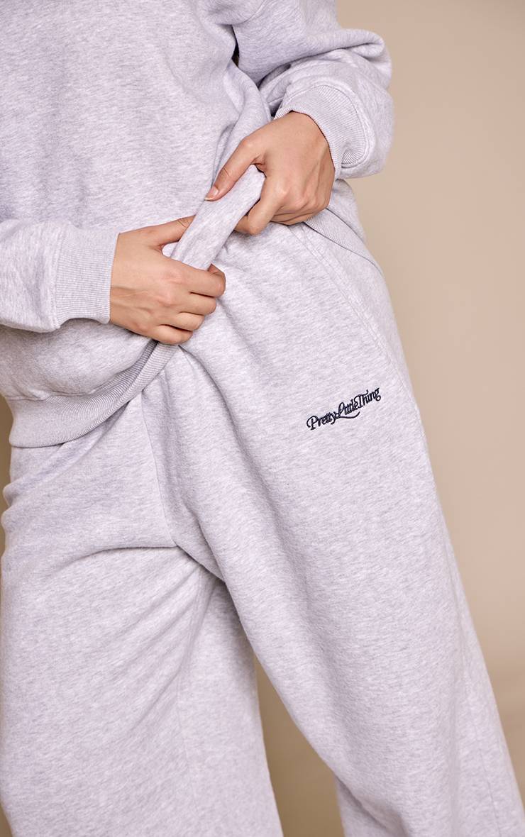 Gris Jogging Molleton PrettyLittleThing Plus Basic