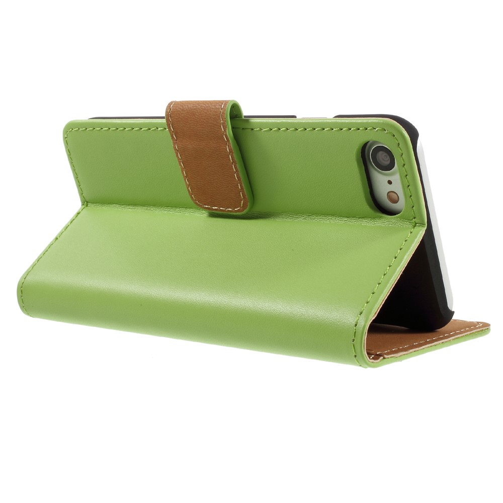 iPhone SE (2022/2020) / 8 / 7 Echtleder Tasche Flip Cover mit Karten Etui - Grün