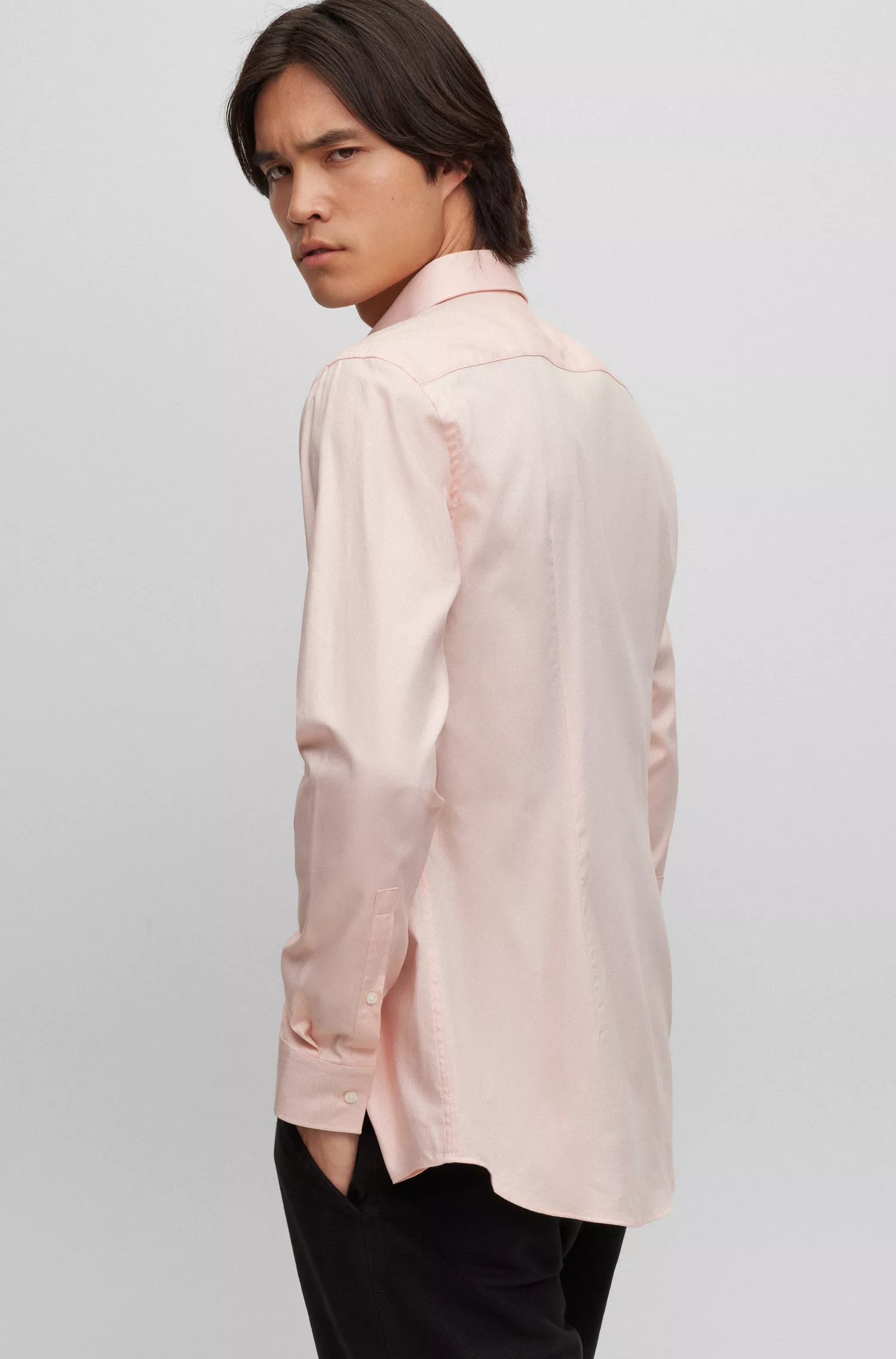 Camisa HUGO vermelha, corte slim, em algodão Oxford com estampa de rabiscos.