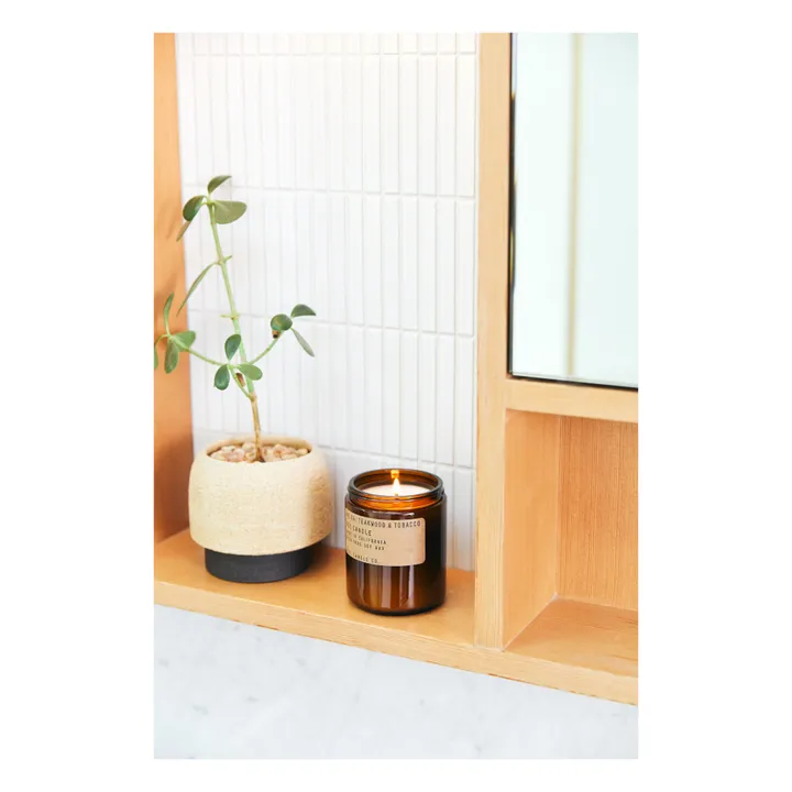 P.F. Candle Co Bougie parfumée de soja n°4 Bois de teck & tabac - 200 g