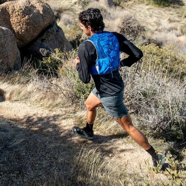 Sac trail ULTIMATE DIRECTION MOUNTAIN VEST 6.0 ONYX