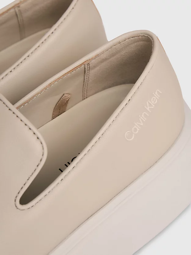 Sapatos plataforma de couro sem cadarço