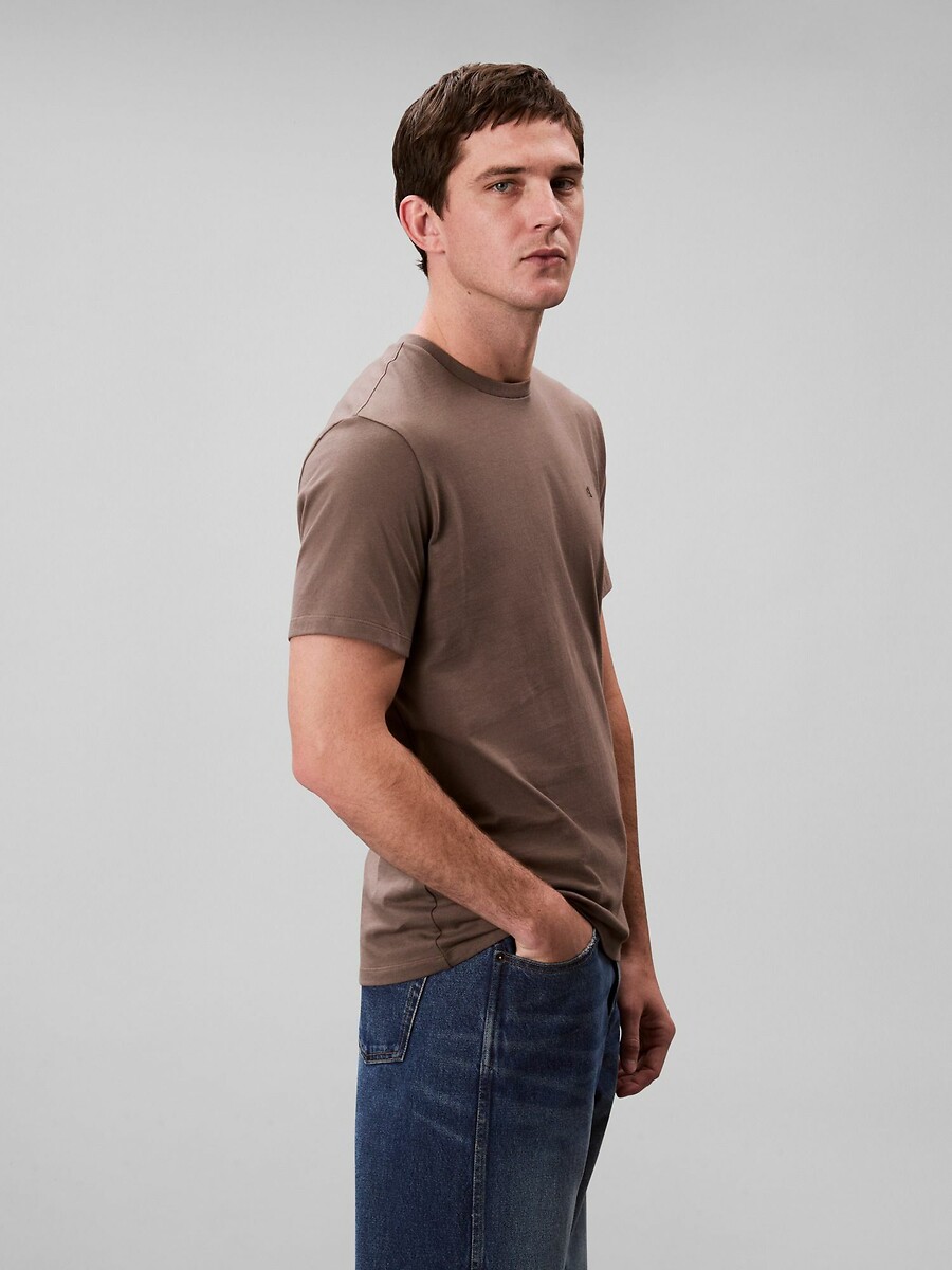 CALVIN KLEIN JEANS<br>Camiseta básica de manga curta