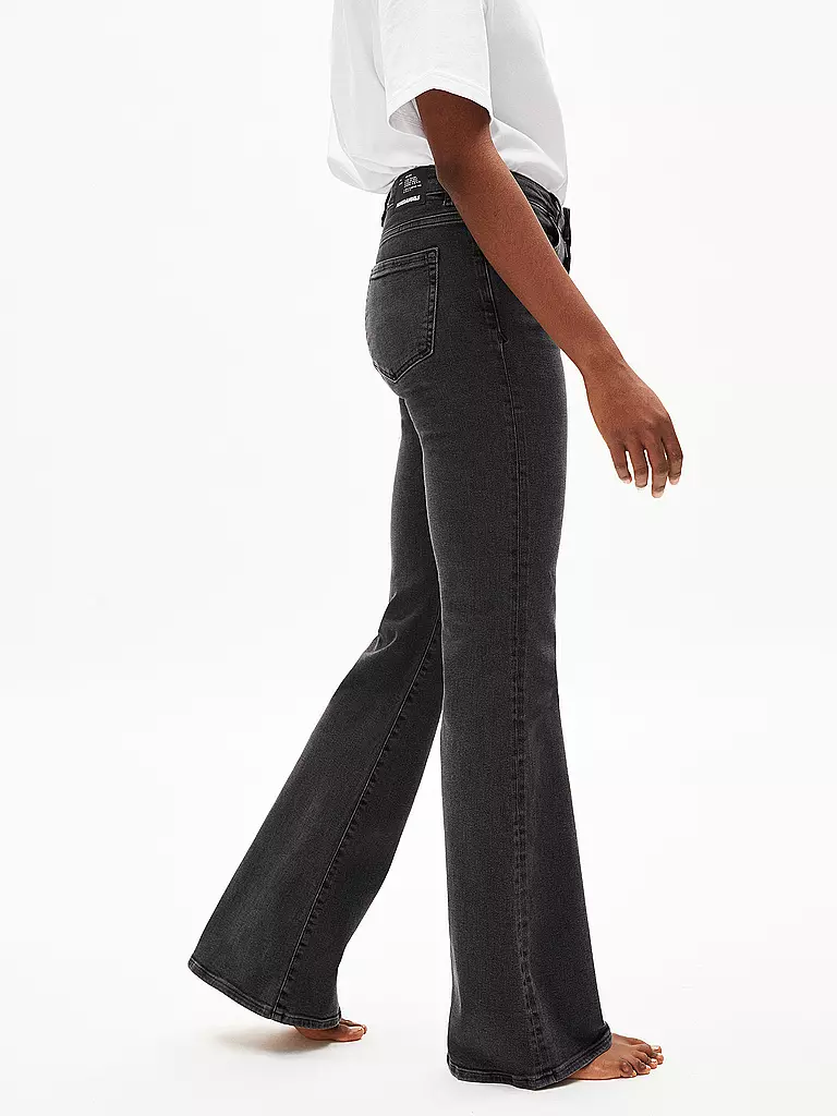 ARMEDANGELS Jeans Flared Fit ANAMAA schwarz